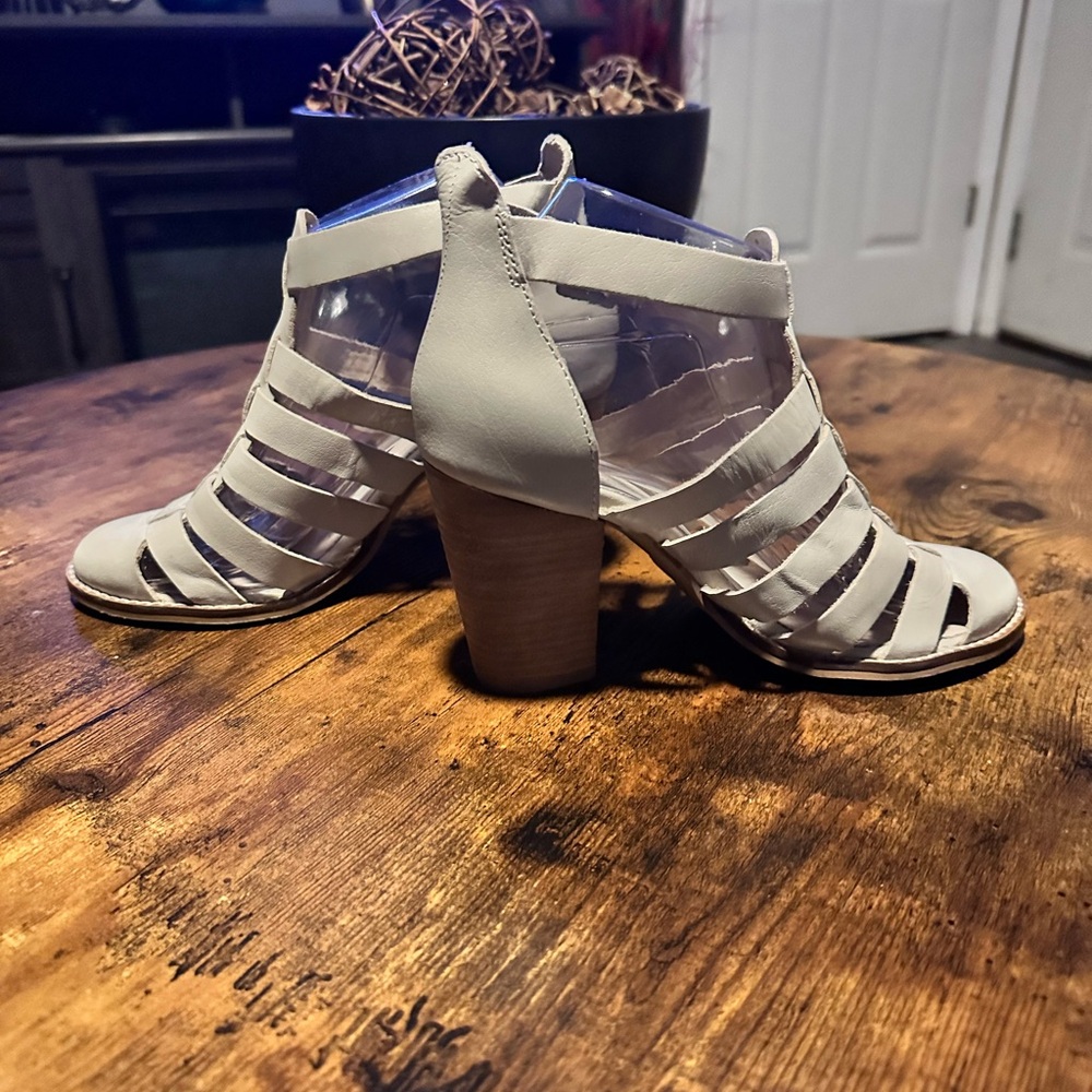 Seychelles White Ankle Booties - Picture 2 of 5